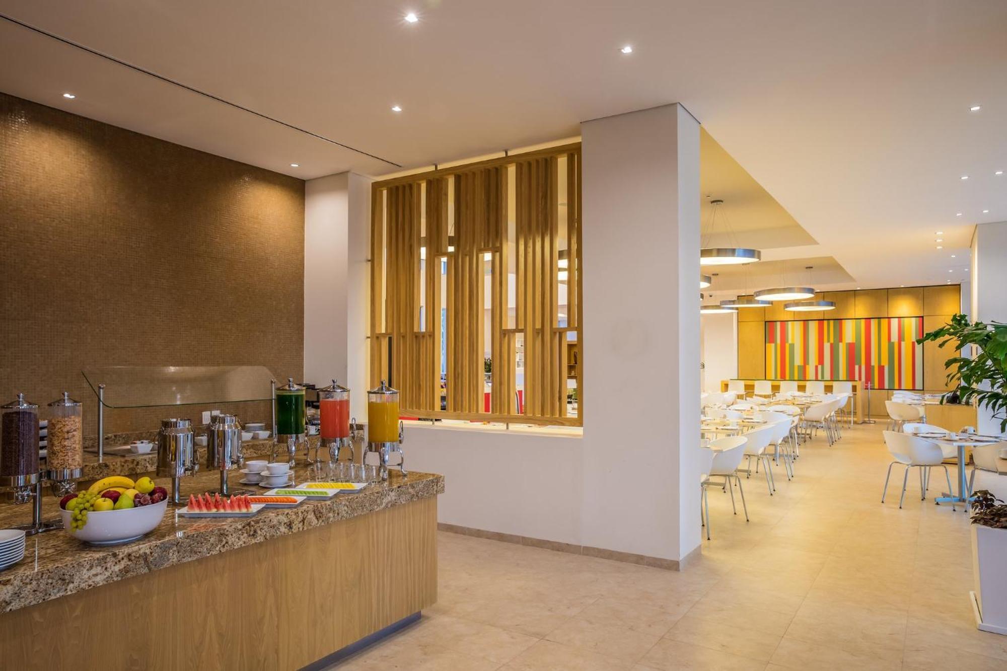 Fiesta Inn Silao Puerto Interior Exterior foto