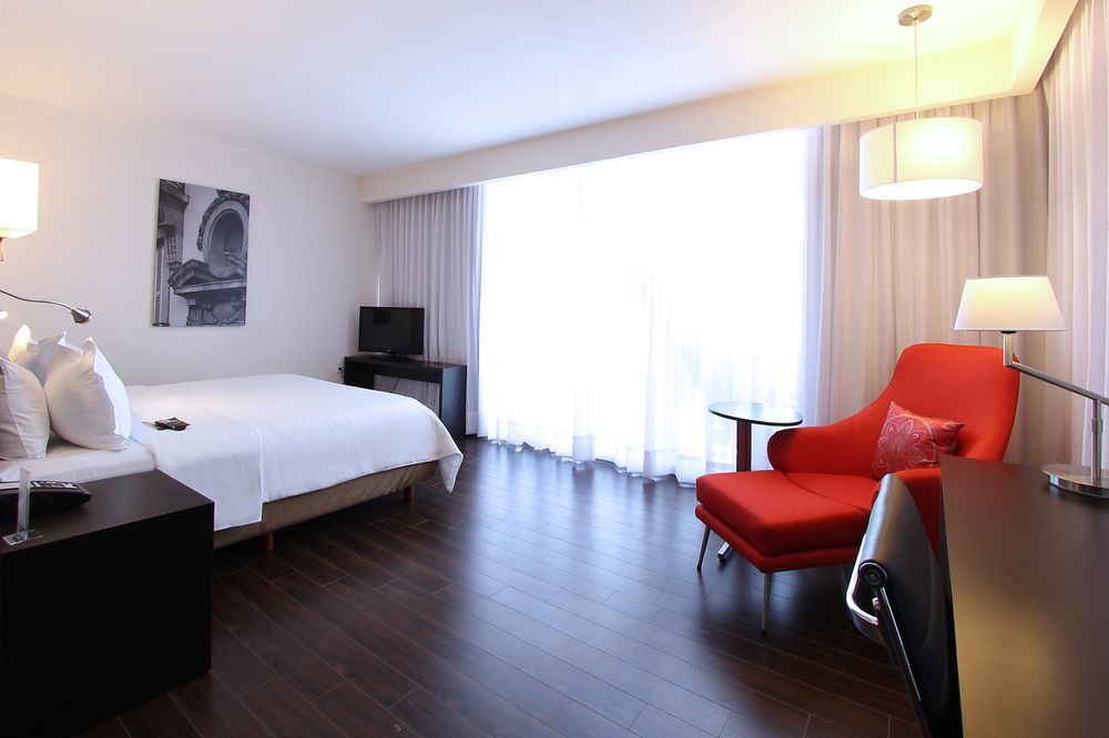 Fiesta Inn Silao Puerto Interior Exterior foto
