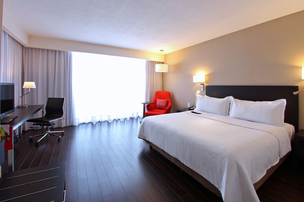 Fiesta Inn Silao Puerto Interior Exterior foto