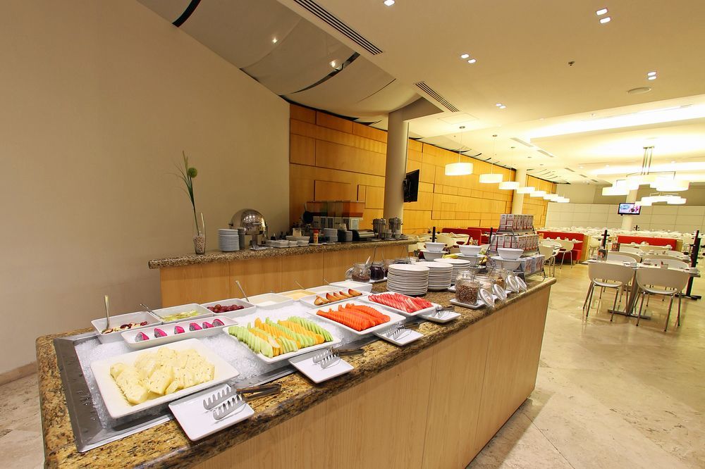 Fiesta Inn Silao Puerto Interior Exterior foto